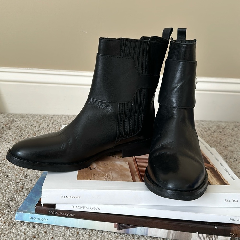 Chelsea Black Leather